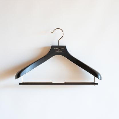 スーツハンガー