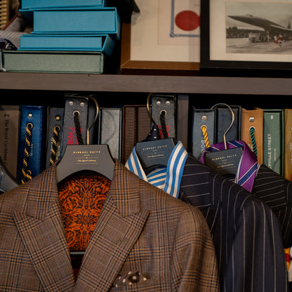 スーツハンガー